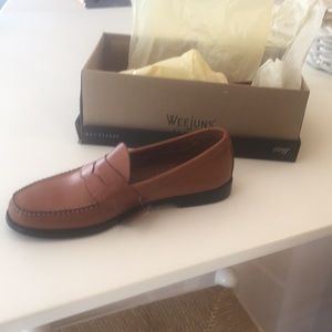 Bass weejuns size 10.5 D Tan Walter